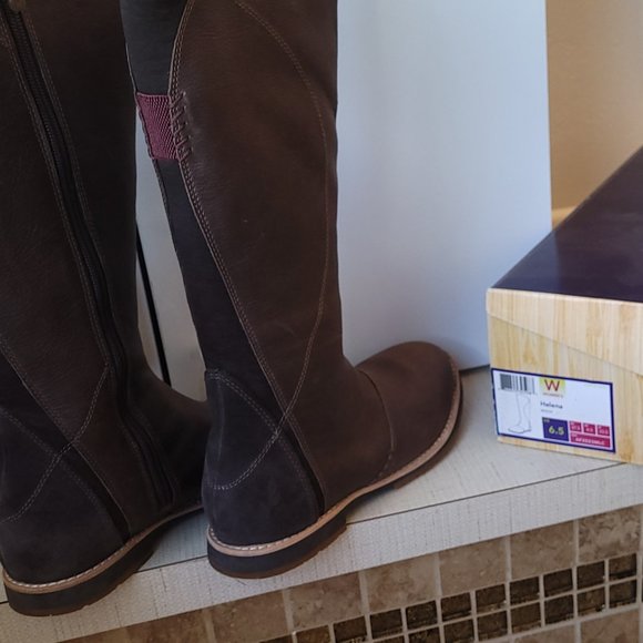 Just Reduced!!! NWT Womens AHNU Brown Leather Boots SZ 6.5 - Picture 3 of 5